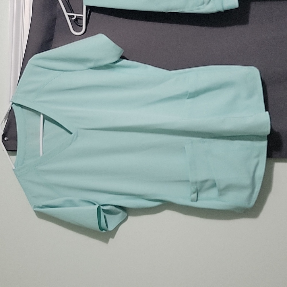 Womens scrubs